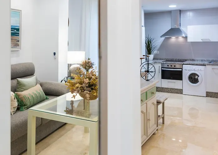 Emilio Luque Cinco Apartman *