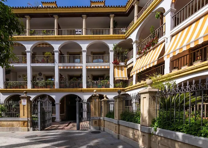 Emilio Luque Cinco Apartman Córdoba