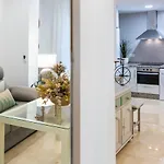 Emilio Luque Cinco Апартаменти *